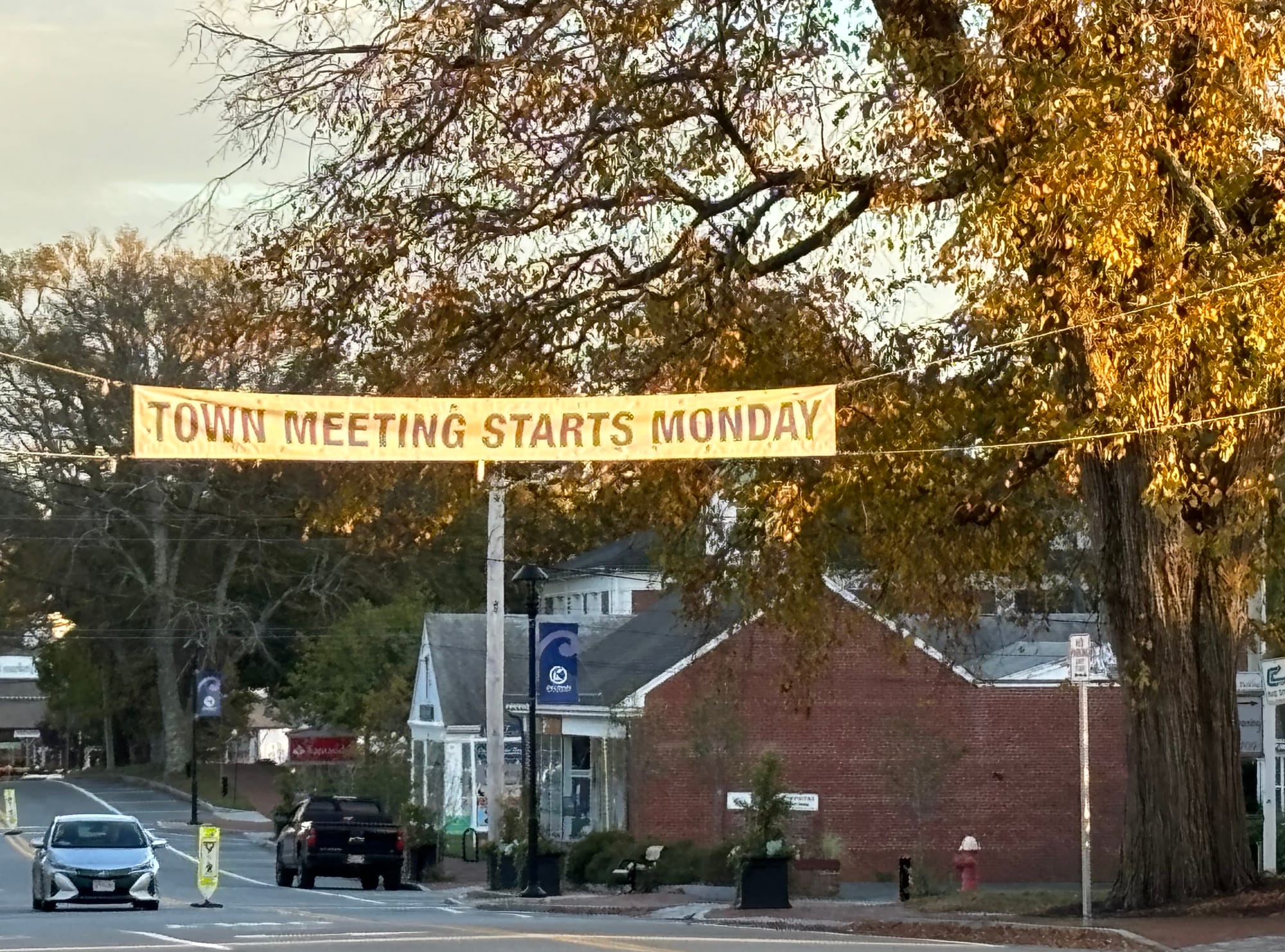 IT'S HAPPENING TONIGHT!